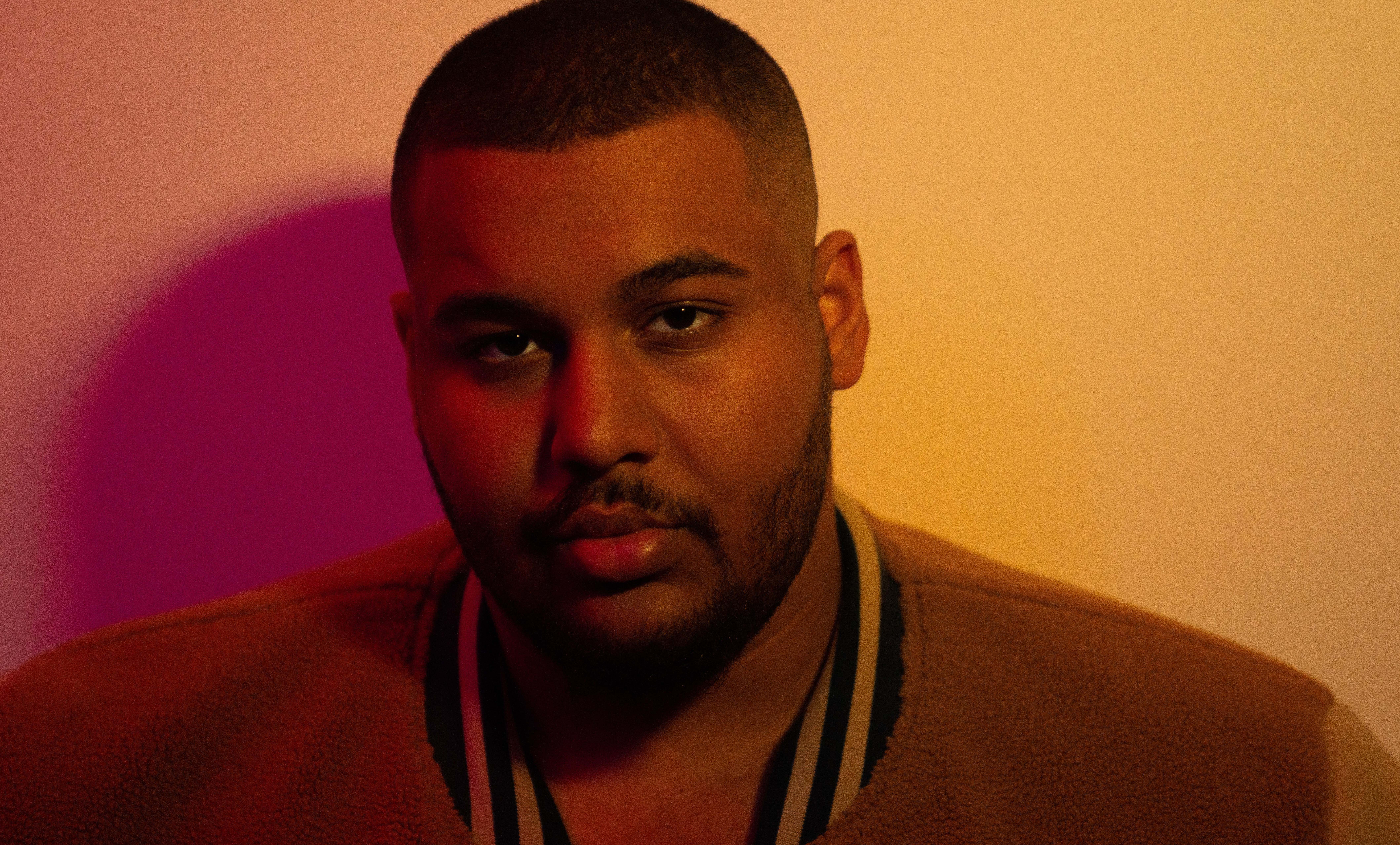 مغني الراب تاك يطرح أغنيته المنفردة الجديدة "ذا ميرور ثيوري"