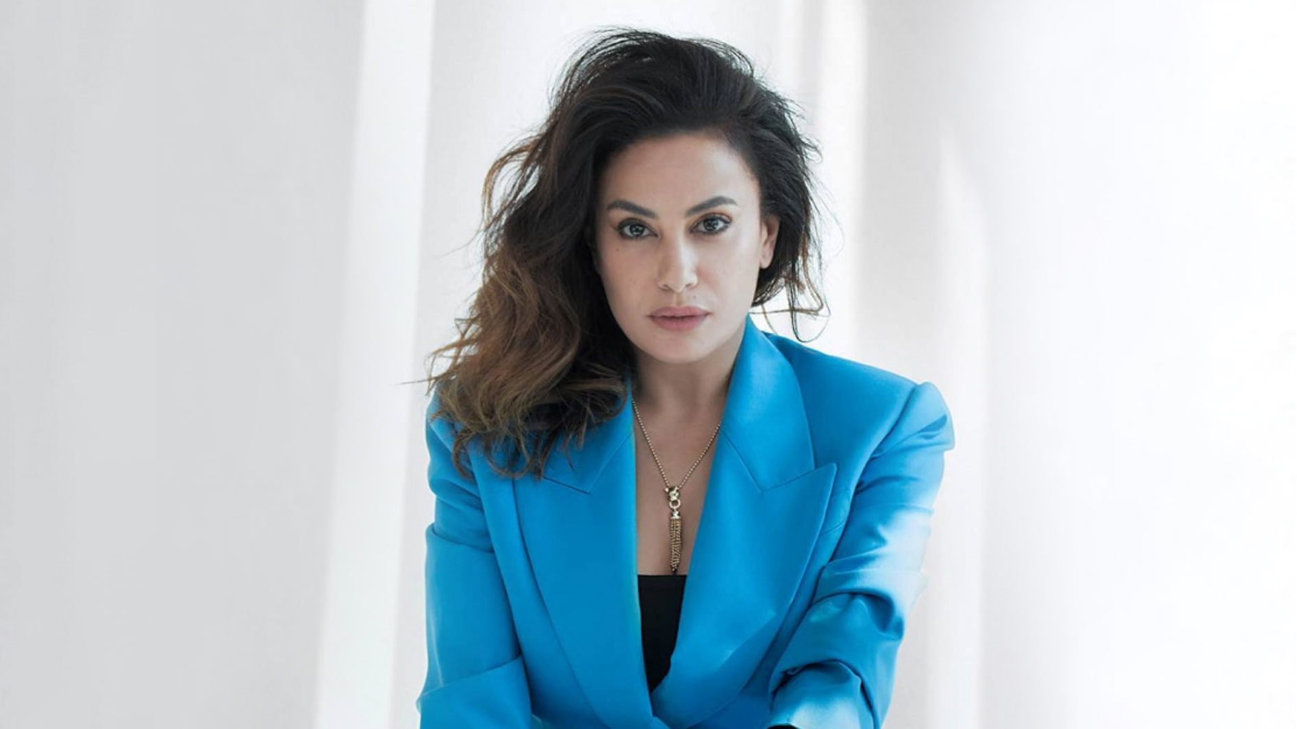 هند صبري بطلة لمسلسل "في مهب الريح"