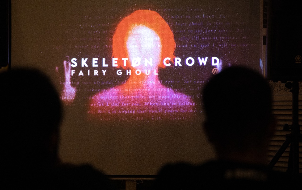 الفرقة السعودية (Skeleton Crowd) تطرح ألبومها الجديد (MOLLY CRAPTON)