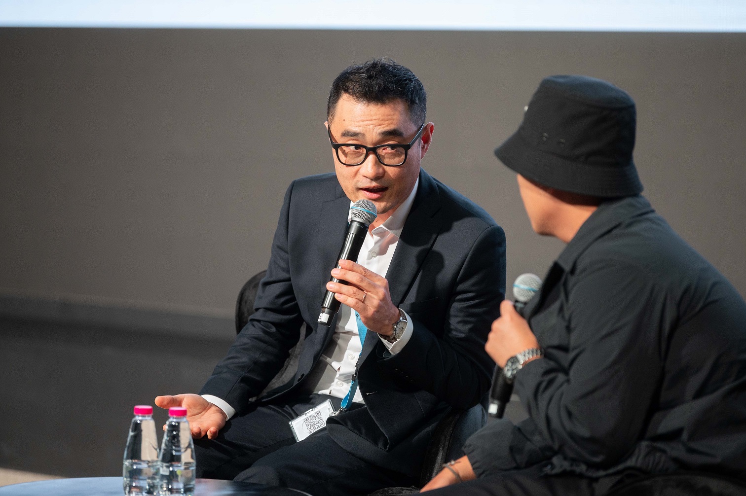 المخرج هوون كوه خلال لقائه مع الجمهور