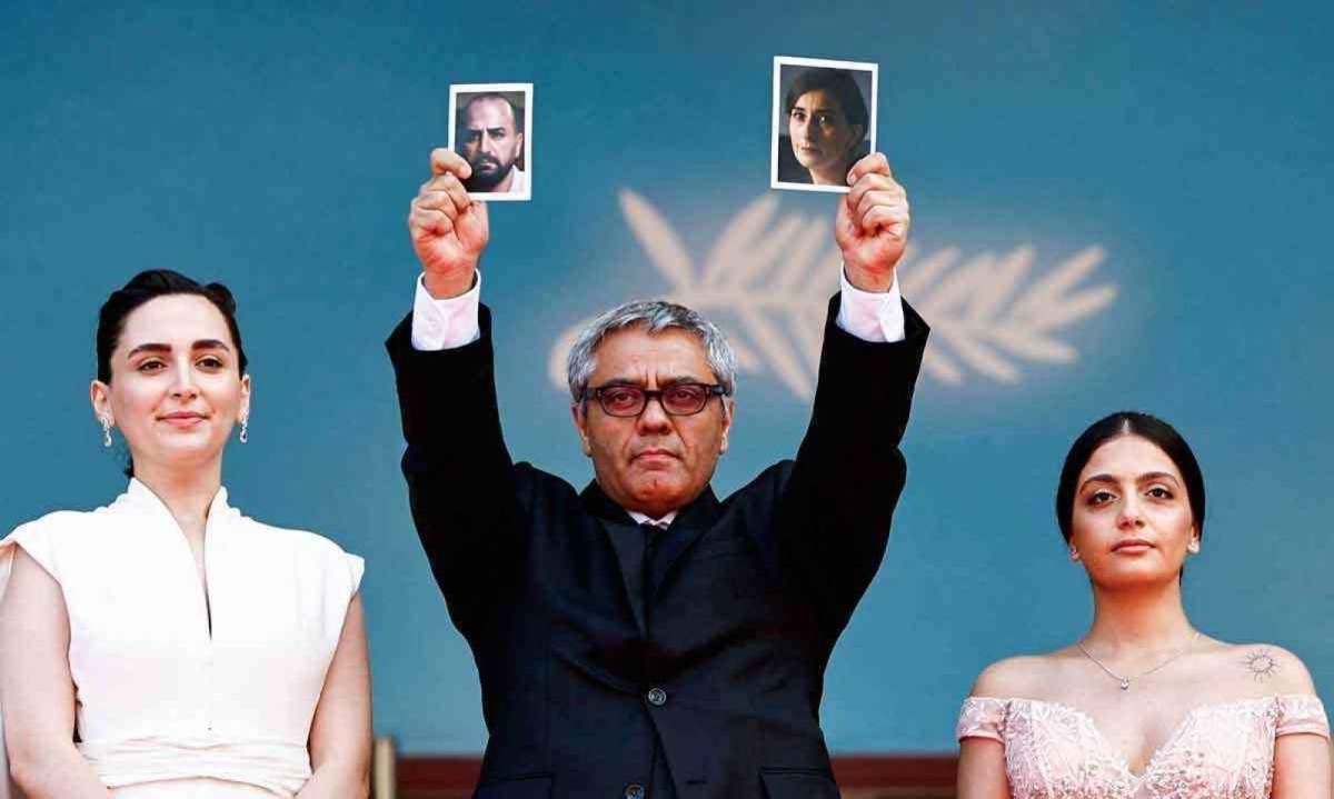 محمد رسولوف يرفع صور نجوم فيلمه الجديد 