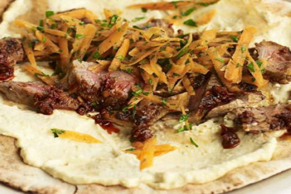 لحم الغنم بخبز القمح