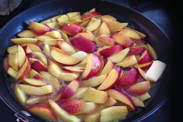 تورتة النكتارين سريعة التحضير