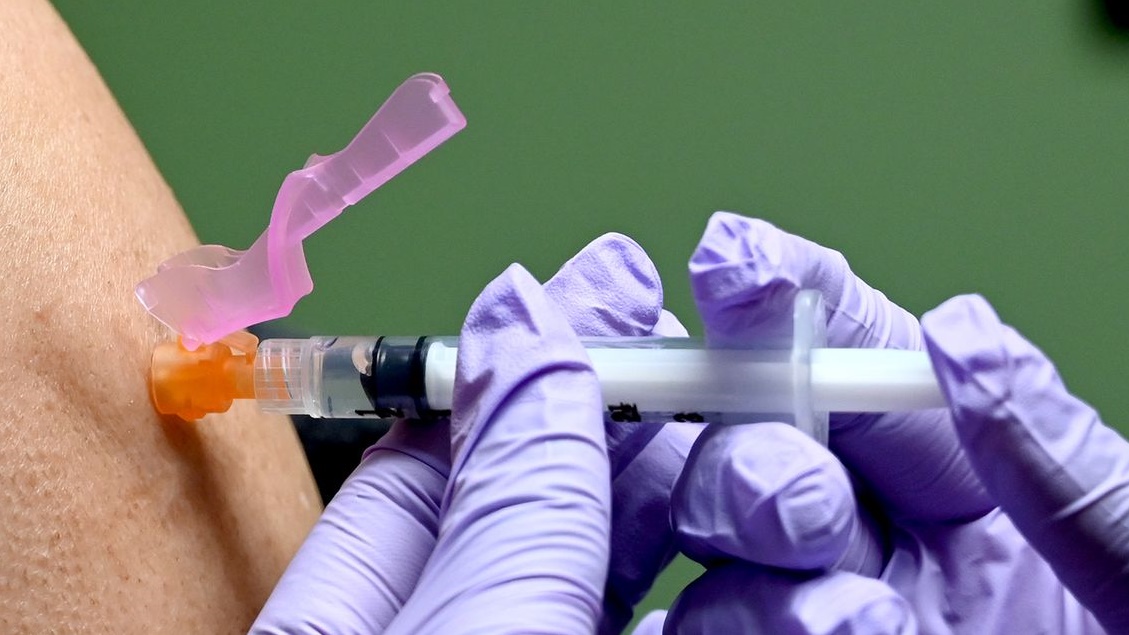 انتقاد الاتحاد الأوروبي لبطء عملية الموافقة ونشر اللقاحات