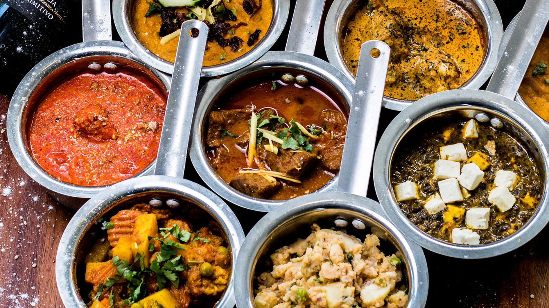 المزة الشرقية مع الأطباق الهندية الحل المثالي للتجمعات العائلية الكبيرة