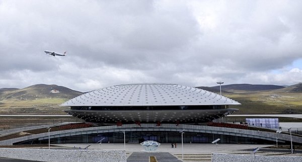 حركة إقلاع في المطار 