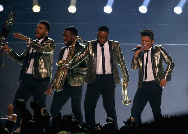 خلال الحفلة