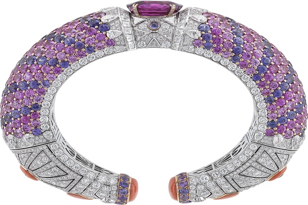 خاتم بألوان البنفسج