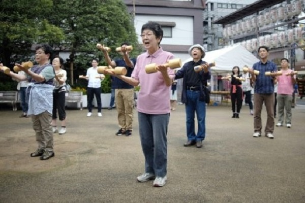 إحصاء: عدد المسنين يزداد بشكل مقلق في اليابان