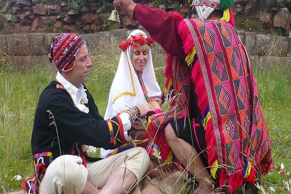 في أميركا اللاتينية مئة قصة وقصة عن مراسم احتفالات الزواج