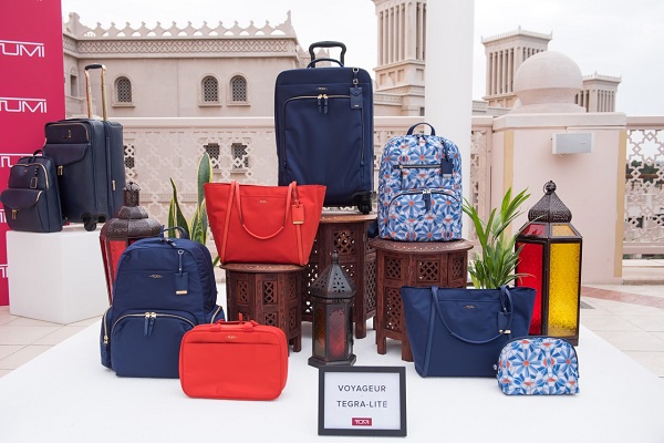 تومي تطلق تشكيلة حقائبها الجديدة لربيع 2016 وصيفه في الإمارات