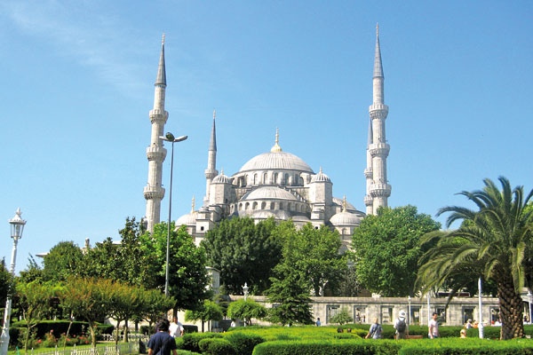 القاهرة ودبي وإسطنبول أفضل وجهات سياحة العائلات