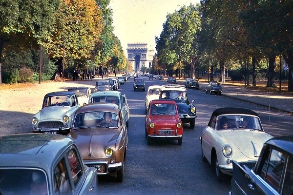 منع سيارات ما قبل 1997 من التجول في باريس