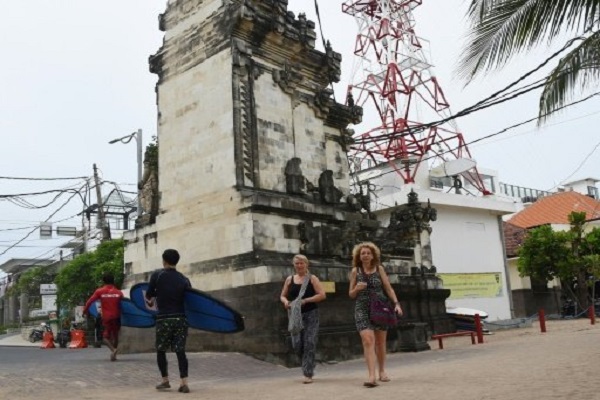 زلزال في بالي يثير ذعر السياح