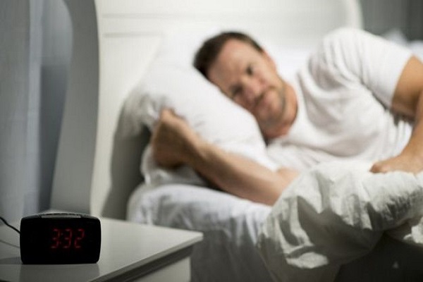 مشكلة التبول الليلي قد تسبب الاستيقاظ من النوم أكثر من مرة