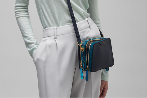 أنيا هندمارش .. إبداع متواصل وانتشار في كثير من متاجر العالم