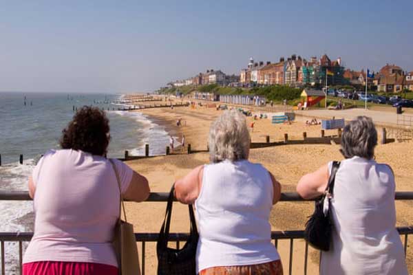 تعيش النساء في إنجلترا حياة أقصر من حياة نظيراتهن الأوروبيات