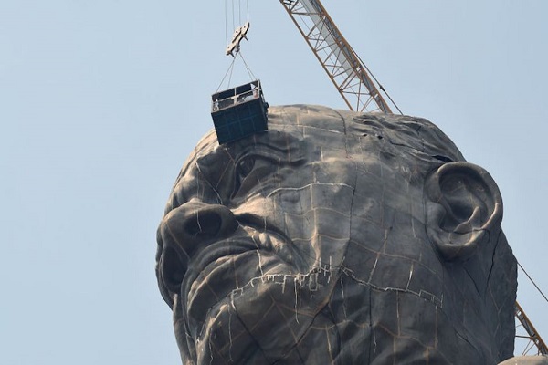 الهند تدشن أطول تمثال في العالم للمناضل ساردار فالابهاي