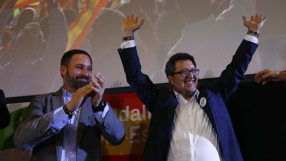 فوز حزب فوكس اليميني المتطرف بمقاعد لأول مرة في انتخابات إقليمية في إسبانيا