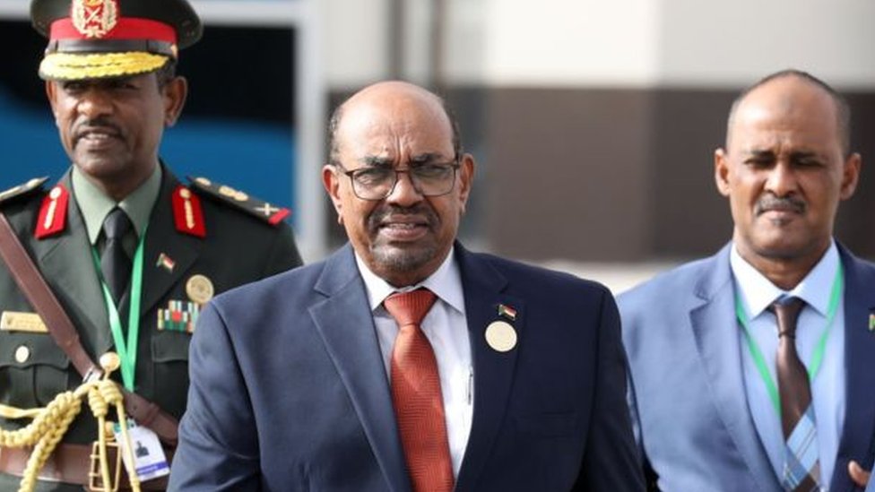 البشير يقترب من تمديد حكمه في السودان بعد مطالبات في البرلمان بتعديل الدستور