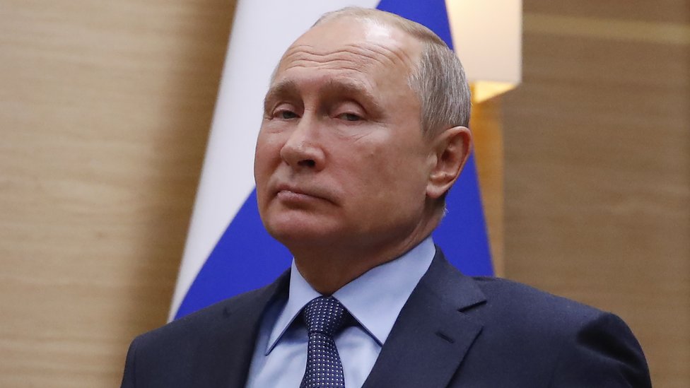 بوتين: موسكو ستطور صواريخ محظورة إذا انسحبت واشنطن من معاهدة الحرب الباردة