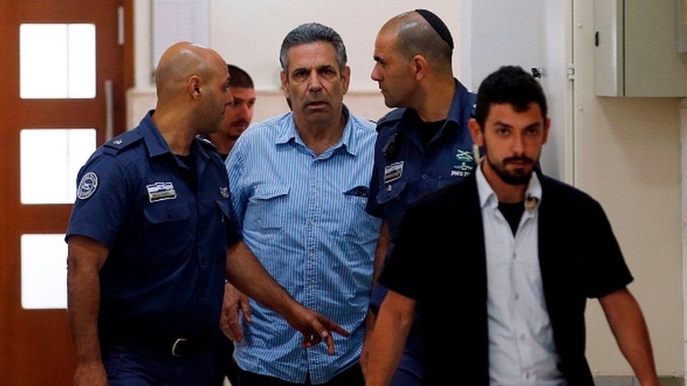 وزير إسرائيلي سابق يعترف بالتجسس لصالح إيران لتفادي تهمة 