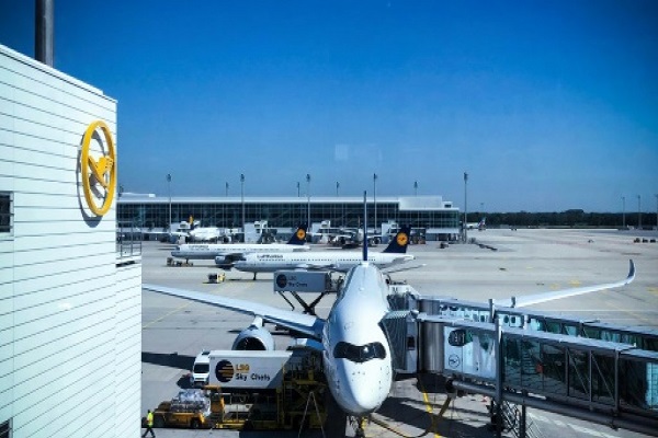 إضراب موظفي الأمن في مطاري برلين سيؤثر على أكثر من 800 مسافر