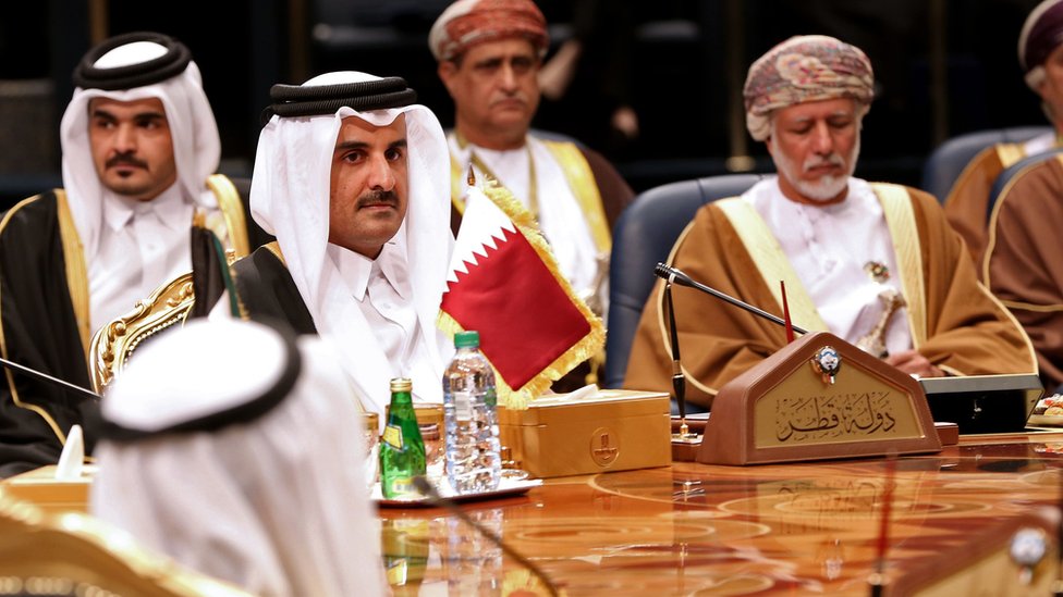 صحف عربية: هل لدى عُمان فرصة أكبر لحل أزمة الخليج من الكويت؟