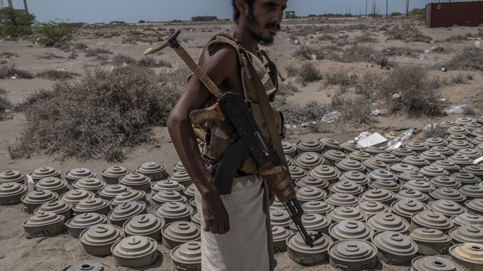 الحرب في اليمن: مقتل 5 خبراء أجانب بعد انفجار سيارتهم بألغام حاولوا التخلص منها