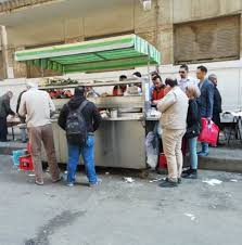مصريون يشكون من ارتفاع أسعار أشهر أكلاتهم الشعبية 