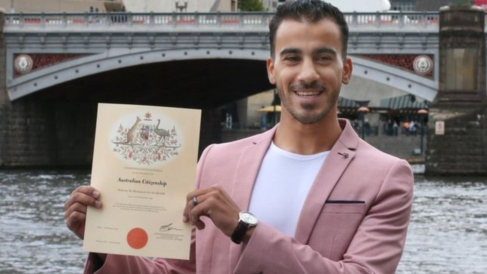 حكيم العريبي لاعب كرة القدم البحريني يحصل على الجنسية الأسترالية