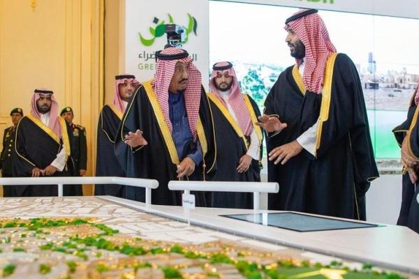 الملك سلمان يطلق 4 مشاريع كبرى في الرياض