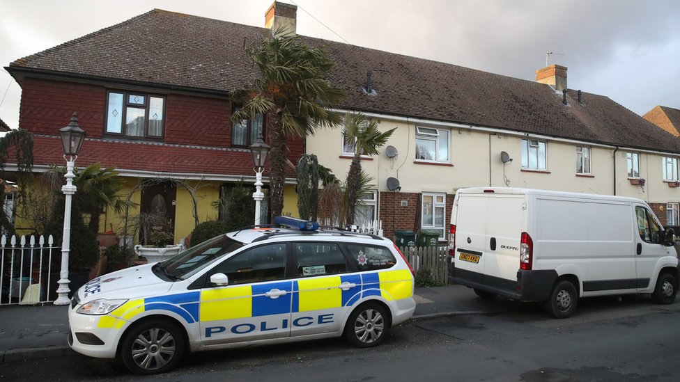 الشرطة البريطانية تحقق في حادث إرهابي إثر طعن شاب