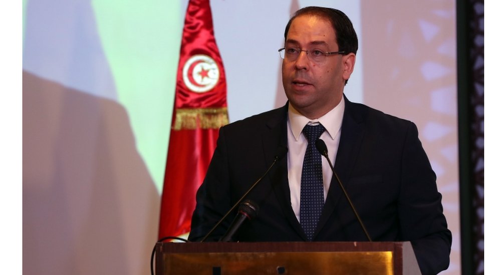الرئيس التونسي يدعو لتعديل الدستور لمنحه سلطات إضافية في مواجهة رئيس الحكومة