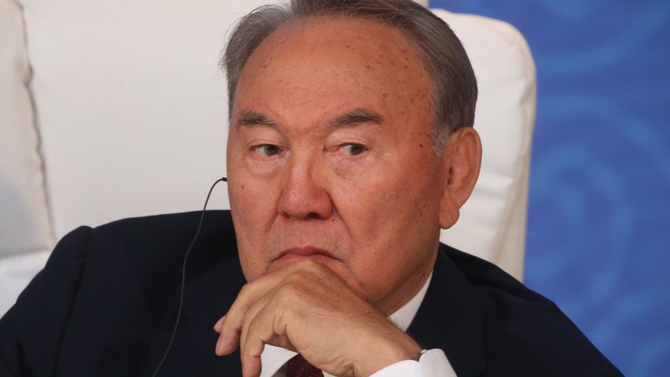 الرئيس الكازاخستاني نور سلطان نزارباييف يتنحى بعد ثلاثة عقود في الحكم