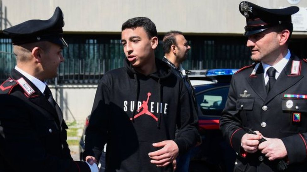 الجنسية الإيطالية للمصري رامي شحاته بعدما أنقذ عشرات التلاميذ من 