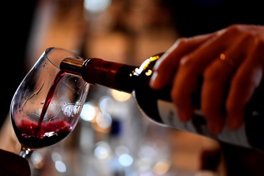 الكحول ترفع مخاطر الاصابة بجلطة لا العكس