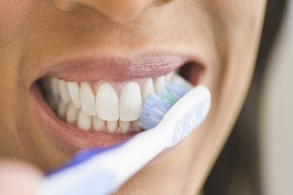 منتجات تبييض الأسنان تتلف نسيج الضرس