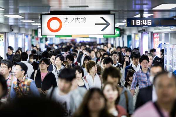 انعدام الخبرة الجنسية بين البالغين الشباب أصبح مبعث قلق في اليابان
