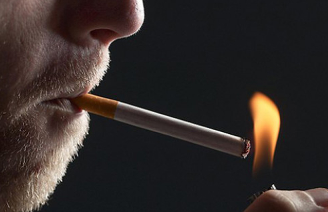 تدخين الآباء أكثر ضررا على الأجنة من الأمهات