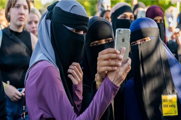 حظر ارتداء النقاب في المنشآت العامة في تونس 