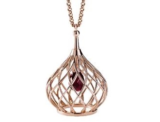 كورلوف تداعب زبائنها بمجوهرات Let Me Out