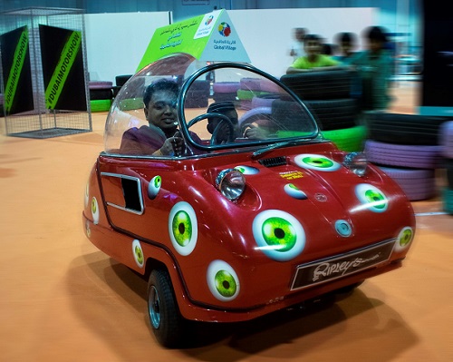 أصغر سيارة في العالم بمعرض دبي للسيارات 2019