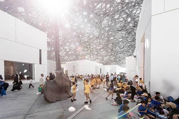 اللوفر أبوظبي يستقبل أكثر من 3000 طالب