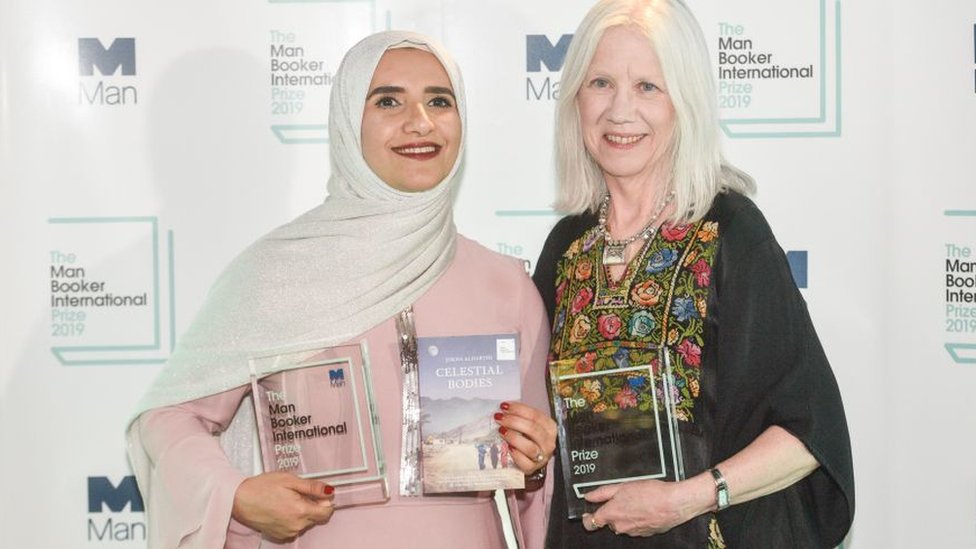 من بينهن عربيات.. كاتبات حصدن آلاف الدولارات عام 2019