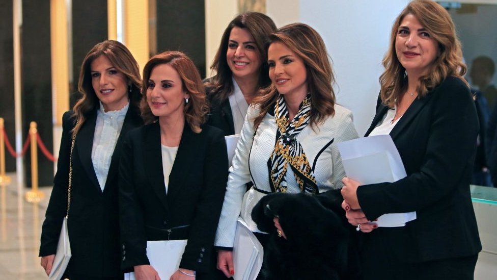 من هي زينة عكر أول وزيرة دفاع عربية؟