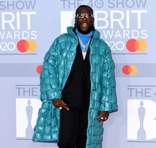 بورنا بوي يتألق بالإطلالة من بوتيغا فينيتا