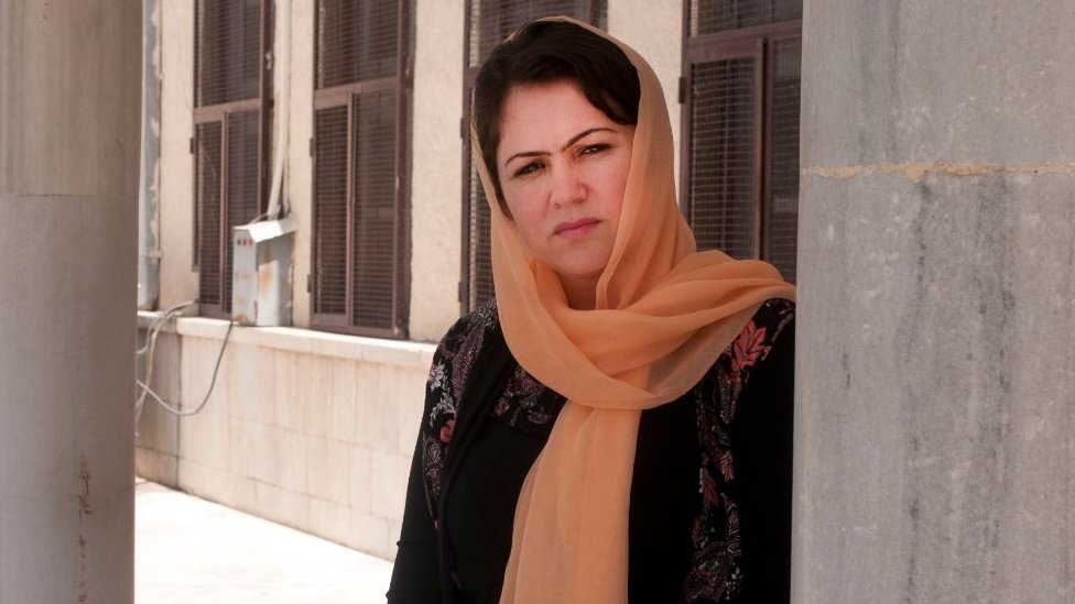 ما قصة الأفغانية التي رفضت ارتداء البرقع؟
