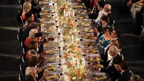 عشاء نوبل في السنوات السابقة....مشهد لن يتكرر هذا العام