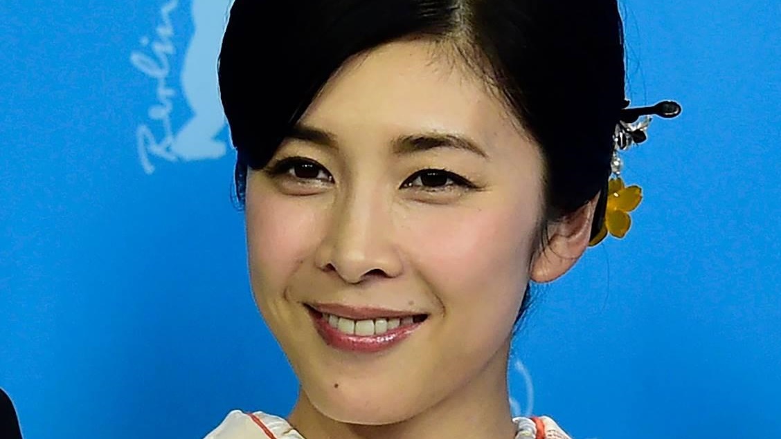 الحكومة اليابانية تحاول التوعية تجاه الانتحار إثر وفاة الممثلة يوكو تاكوشي أحدث صدمة في صفوف 